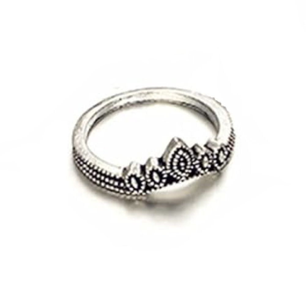 🚨 3 for $15 🚨 Silver Tone Tiara Ring